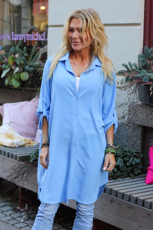 Laila långskjorta – Ljusblå - Bild 3