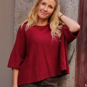 Peggy Stickad kortärmad tröja – Bordo