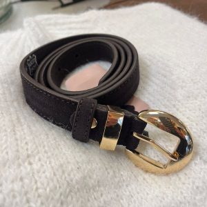 Mockabälte med guldspänne – Brun