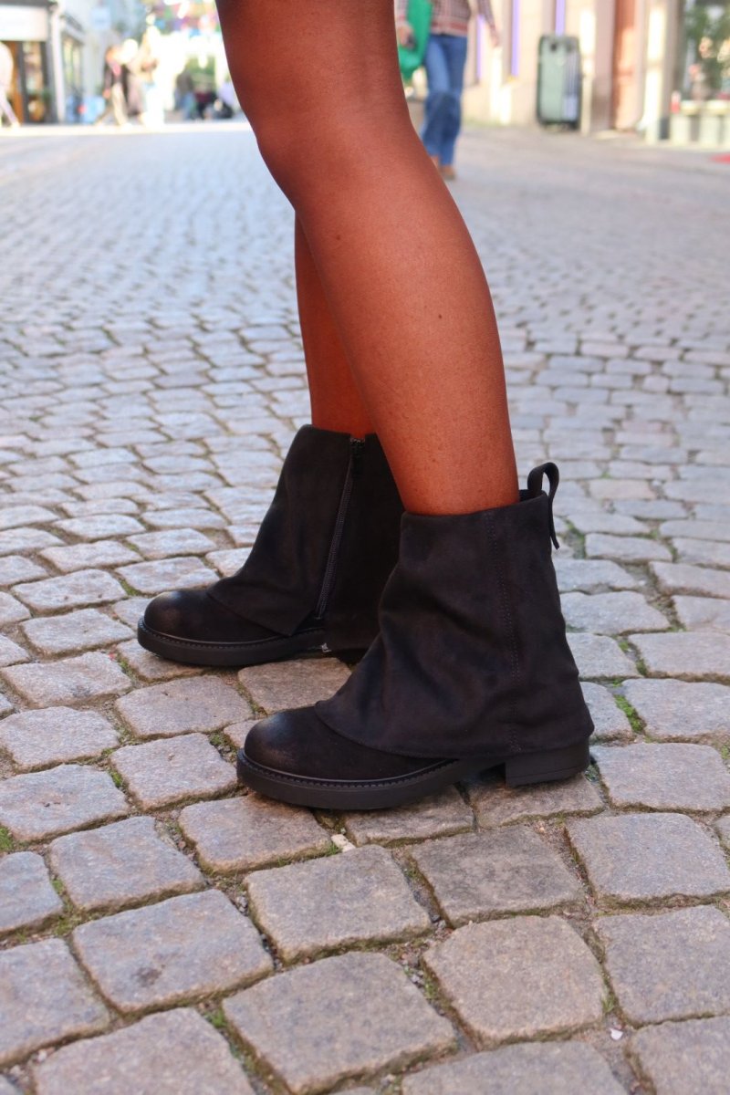 Mockaboots med kappa – Svart - Bild 7
