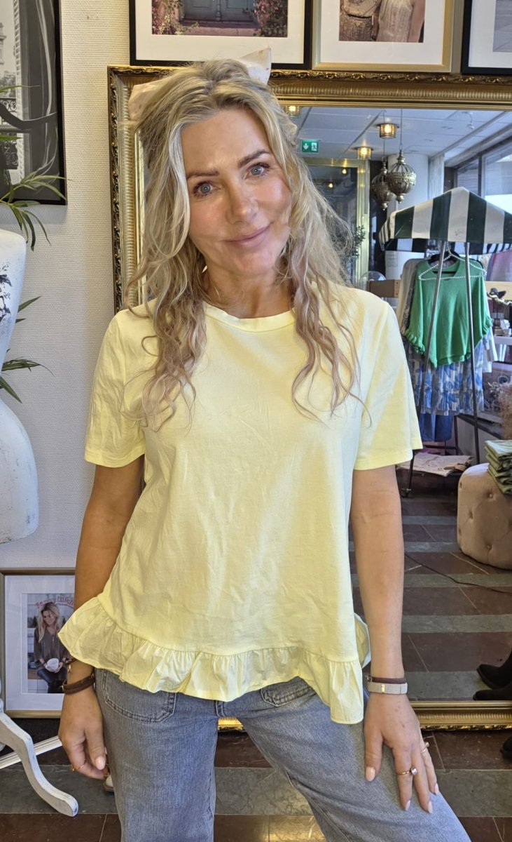 Bibbi – Topp med volang – Gul - Bild 5