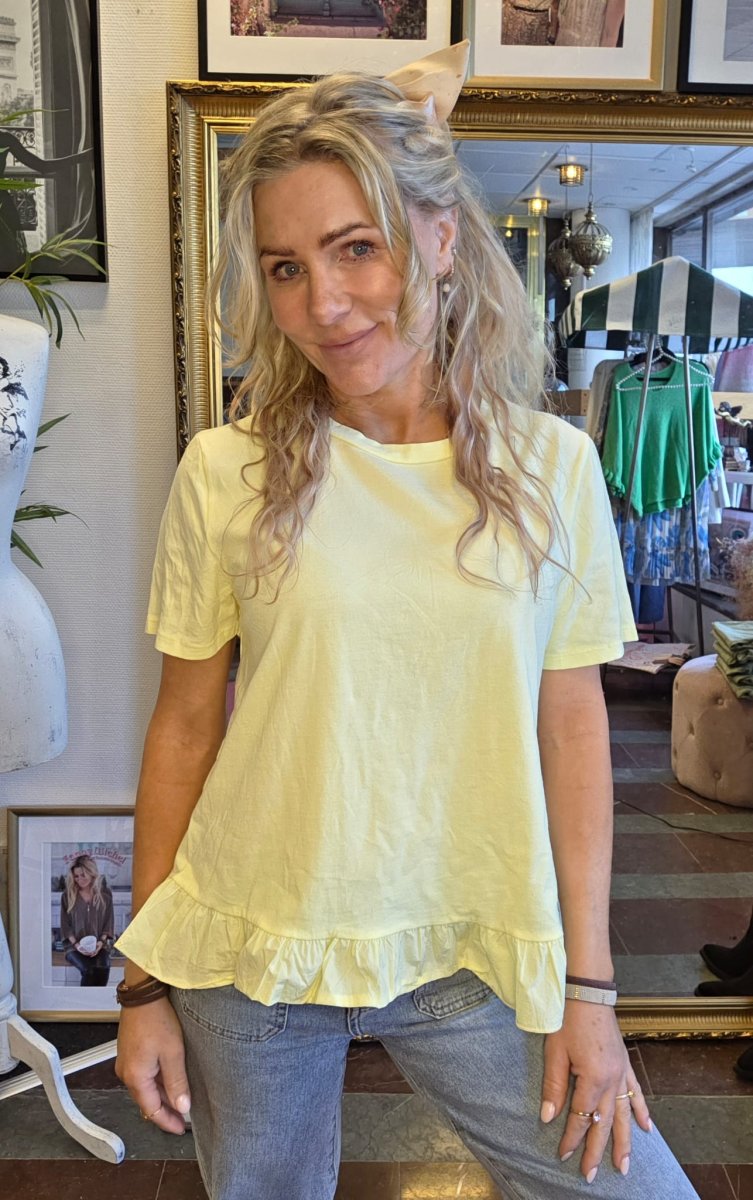 Bibbi – Topp med volang – Gul - Bild 4